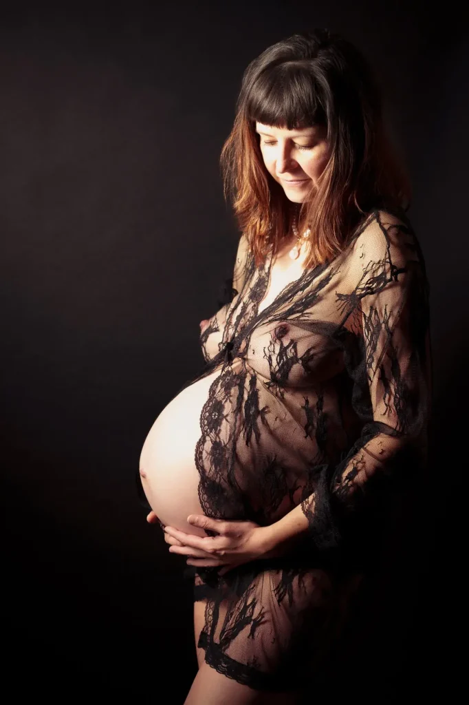 Portrait grossesse femme studio