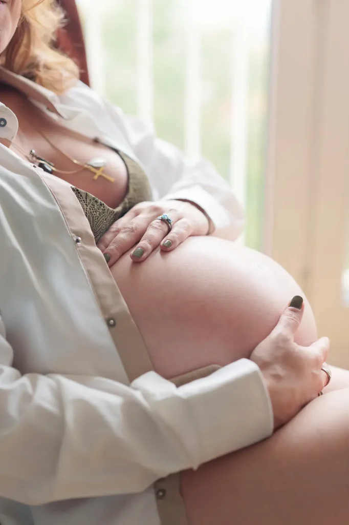 portrait femme enceinte detail ventre